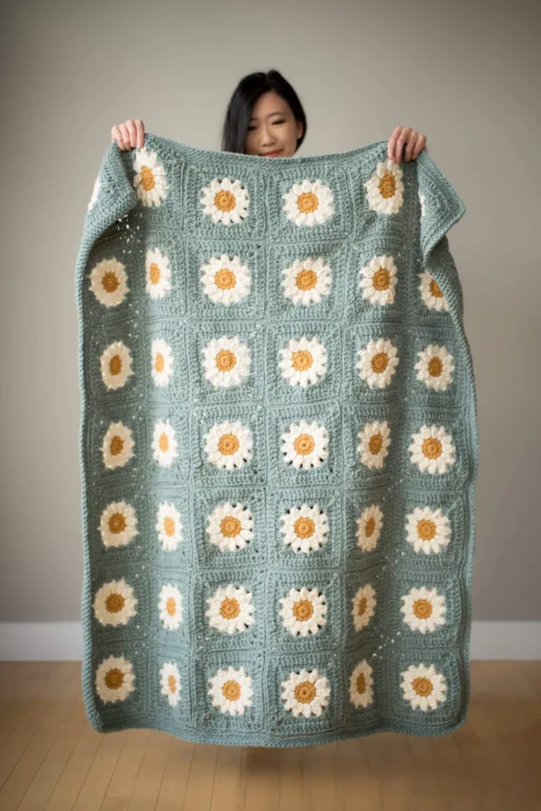 Granny Squares Daisy Blanket Crochet Pattern